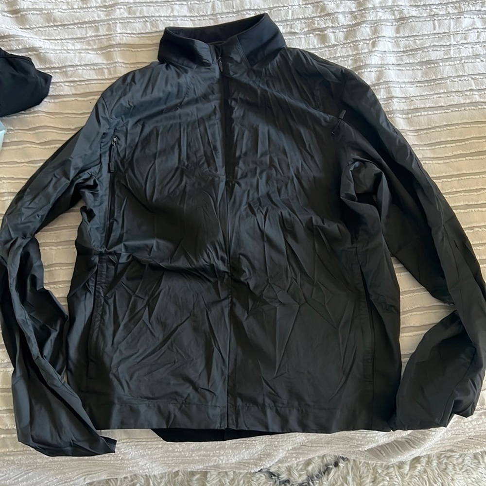 Lululemon windbreaker